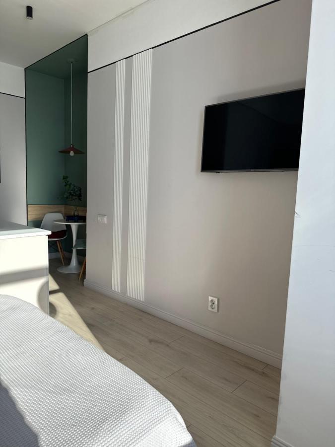 Ferienwohnung Квартира Художника В Жк Толе Би Astana Exterior foto